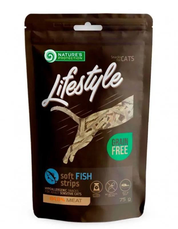 Nature's Protection Lifestyle Snack Soft Strips Fish, 75 г, беззерновые гипоаллергенные лакомства для кошек с чувствительным пищеварением, с рыбой