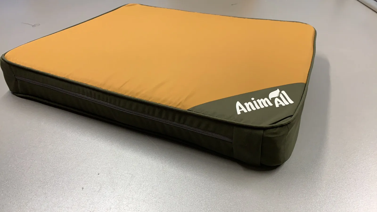 AnimAll Max M ORANGE лежанка для собак и кошек, оранжевый, 95×60×8 см